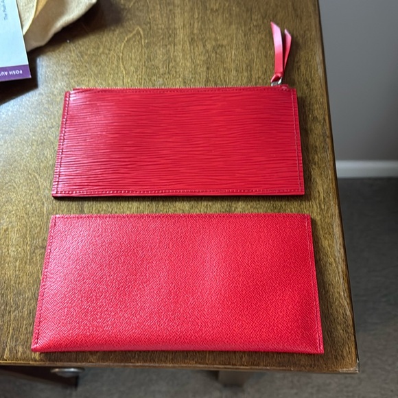 NWOT Louis Vuitton Epi Red Leather Felicia pouchette! Comes with dust bag! - Picture 13 of 15